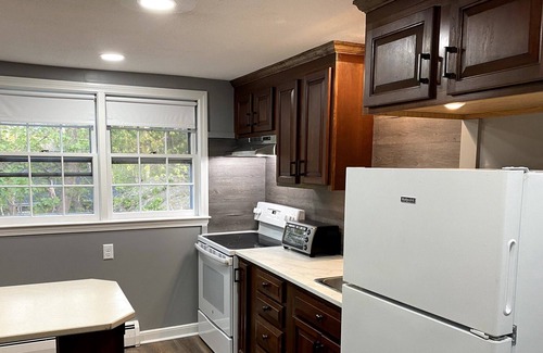 Cohasset Apartamento | At the edge of Cohasset Village Center!
