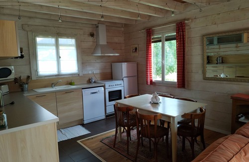 Ayros-Arbouix Chalet De Esquí | Al pie del macizo de Hautacam, se alquila chalet de madera
