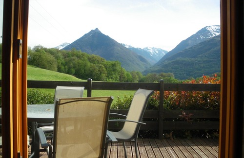 Ayros-Arbouix Chalet De Esquí | Al pie del macizo de Hautacam, se alquila chalet de madera