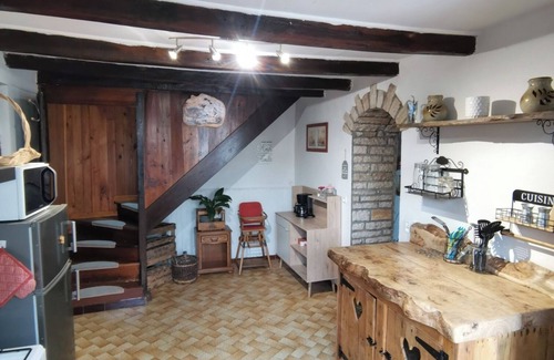 Cunfin Casa | At the foot of the Champenois vineyards house situated between vineyards and the Champenois forest