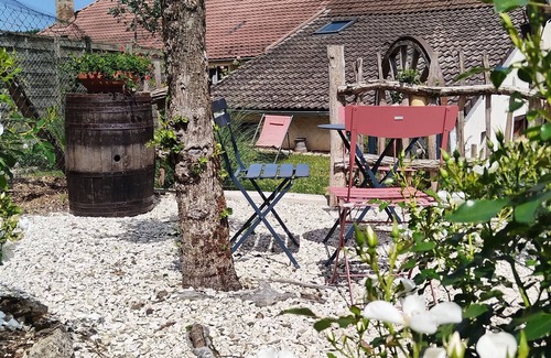 Cunfin Casa | At the foot of the Champenois vineyards house situated between vineyards and the Champenois forest