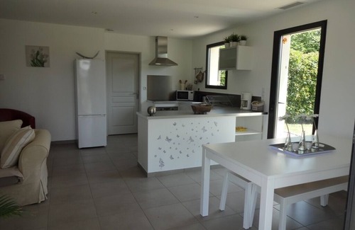 Monteux Cabaña | A los pies de Ventoux, entre Aviñón y Carpentras, casa rural con aire acondicionado y piscina.