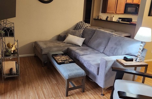 South Shores Condominio | Tras las huellas de Summerlin, 3 habitaciones, 2 baños. Condominio recientemente actualizado