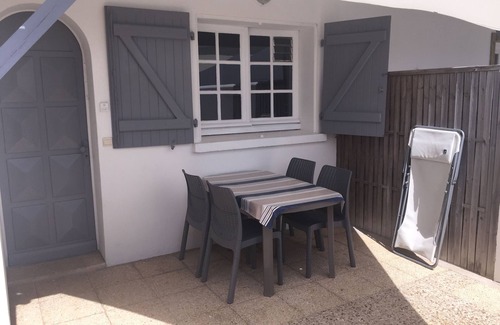 La Flotte Cabaña | En el corazón de FLOTA EN RE, Casa para 2 personas, patio privado, aparcamiento privado