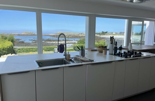 Ploudalmezeau Casa | At the water's edge, home between sea, dunes, sun and storms