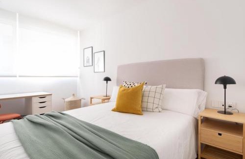 Segundo Ensanche Apartamento | Atalaya sobre la Medialuna by Clabao