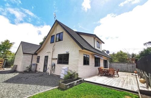 Paraparaumu Casa | Atarau Grove Holiday House