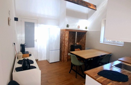 Quatrim do Sul Cabaña | Atelier Rural Quinta do Forno. Living in the countryside with your feet on the beach. Try it out