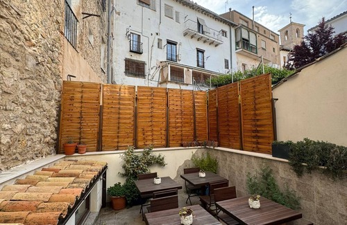 Old Town Apartamento | ATENEO CUENCA, BOUTIQUE SUITES, with kitchen in the historic center.