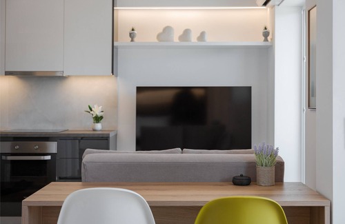 Vouliagmeni Apartamento | Athenian Riviera Seaside Suite