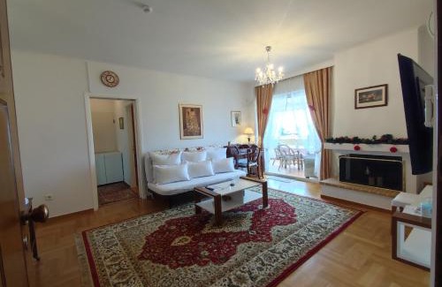 Agia Paraskevi Apartamento | 'Athens Light' luxury spacy appartment, Agia Paraskevi