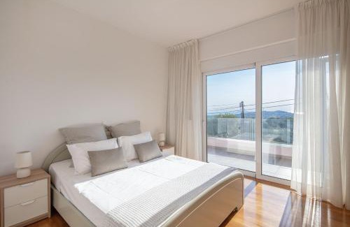 Saronikos Villa | ATHENS RIVIERA Grand Panoramic Villa Lagonissi