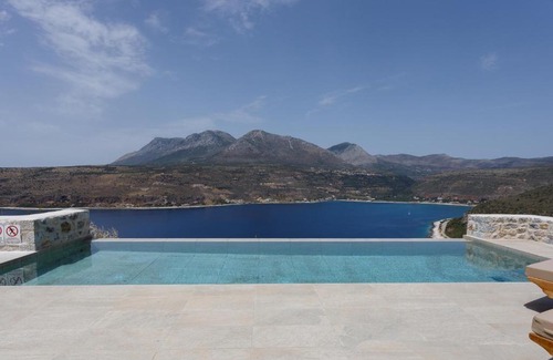 Limeni Casa | ATHINA-APEA Villas