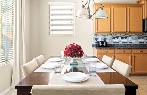 Palm Valley Casa | AtHome+1 | Massive 6 BR | Monthly