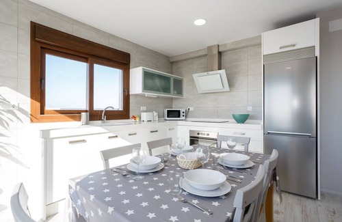 Cadiz Apartamento | Atico FULL Balcony by Cadiz4Rentals