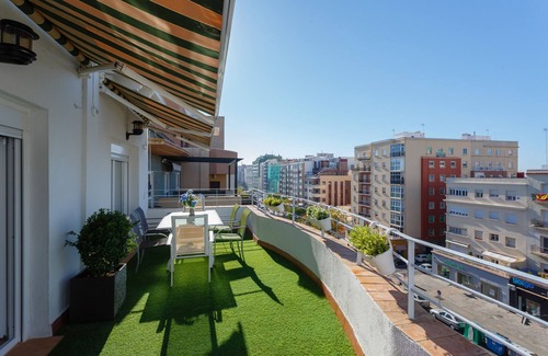 Cadiz Apartamento | Atico La JOYITA free parking by Cadiz4Rentals