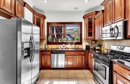 Poncey-Highland Casa | ATL Charming 1929 Historic Craftsman Bungalow