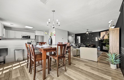 Church Street Casa | Atlanta, Airport, Entire Home Sleeps 9, 4BR's, 2.5Baths, 5Beds
