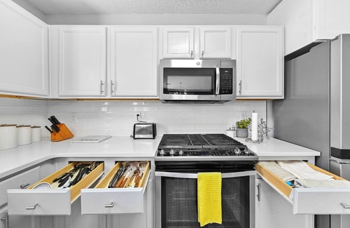 Church Street Casa | Atlanta, Airport, Entire Home Sleeps 9, 4BR's, 2.5Baths, 5Beds