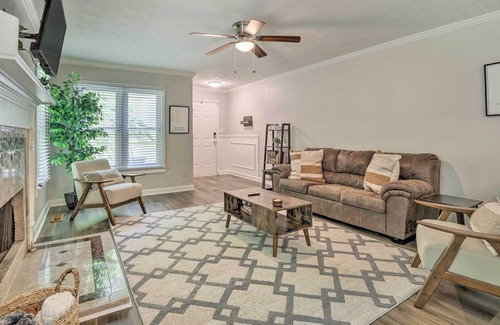 Collier Heights Casa | Atlanta Home w/ Fireplace < 7 Mi to Downtown!