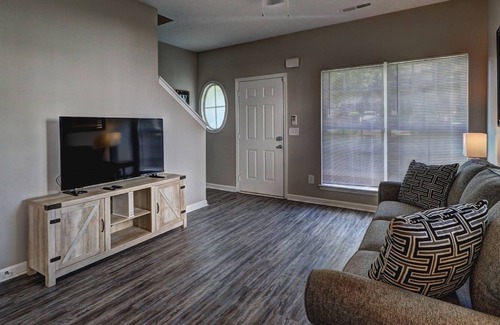 Riverdale Casa | Atlanta, Near Airport. Long Stays ok and Pets friendly. Sleeps 6