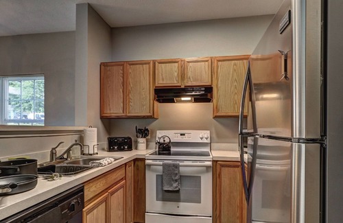 Riverdale Casa | Atlanta, Near Airport. Long Stays ok and Pets friendly. Sleeps 6