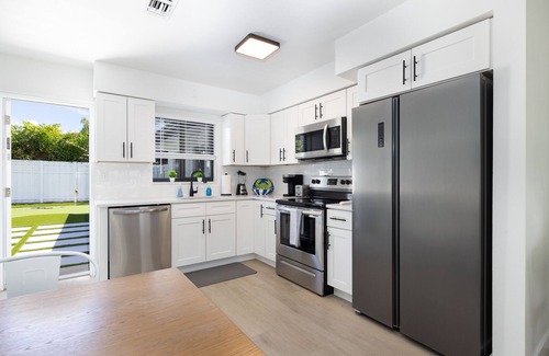 Coral Shores Apartamento | Atlantic Bay. Private Yard with Putting Green. 1.3 Miles to Beach