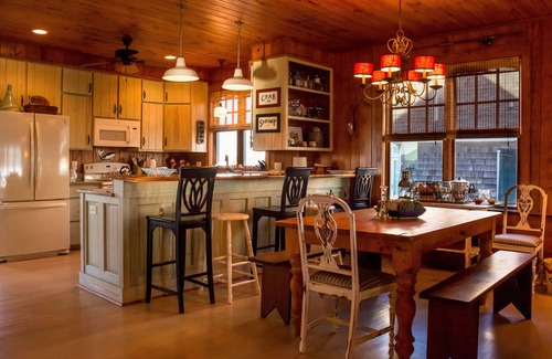 Atlantic Beach Casa | Atlantic Beach Classic Family Cottage