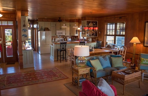 Atlantic Beach Casa | Atlantic Beach Classic Family Cottage