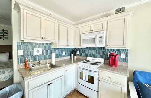 Atlantic Beach Apartamento | 🏖️Atlantic Beach🏄Cozy Partial Ocean View Studio😎Pool 🏊