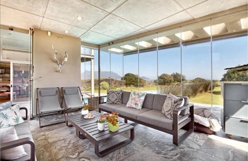 Cape Town Villa | Atlantic Blue Villa at Pilots