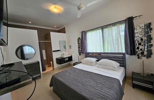 Serrekunda Casa | Atlantic Ocean Beach Front House