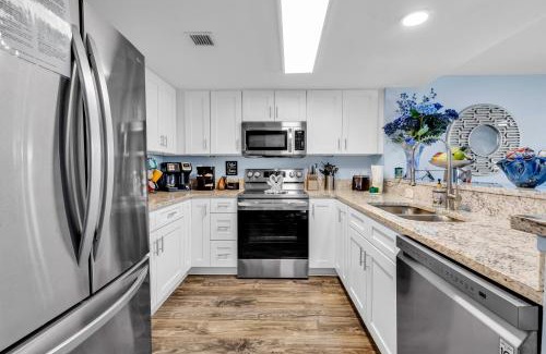 Myrtle Beach Apartamento | Atlantica Towers - Beach Front Condo w Pools