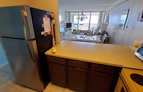 North Ocean City Condominio | Atlantis 1608 2 Bedroom Condo by RedAwning