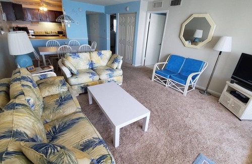 North Ocean City Condominio | Atlantis 1608 2 Bedroom Condo by RedAwning