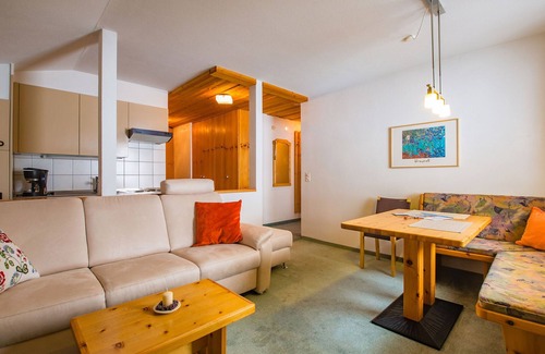 Ravaisch Apartamento | Atlantis-Appartements by Interhome
