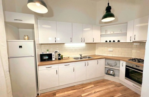 Erzsebetvaros Apartamento | Atmosphere inspired by Klimt in the youthful center of the city.