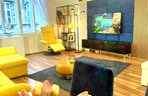 Erzsebetvaros Apartamento | Atmosphere inspired by Klimt in the youthful center of the city.