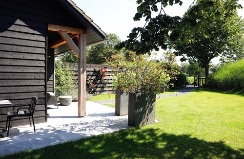 Wilbertoord Apartamento | Atmospheric luxury holiday home – spacious garden – 5 minutes from the forest.