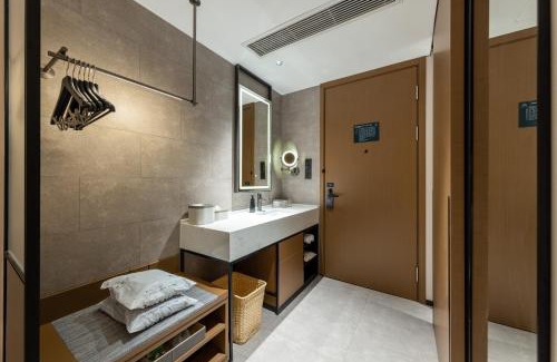 East Huanshi Road Hotel | Atour Hotel Guangzhou Yuexiu Taojin Subway Station