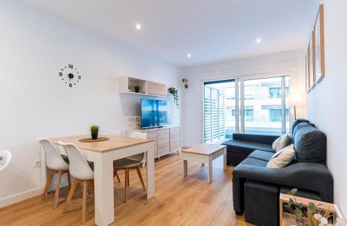 Almeria Apartamento | ATP Vega de Acá a 5 minutos de la Playa - Piscina Abierta hasta 30 Sept - Parking Privado Gratis!