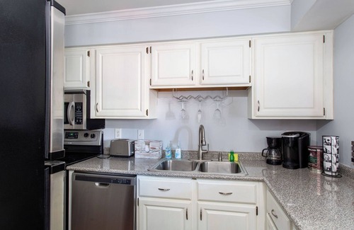 Rolling Mill Hill Condominio | Attached Units! Park Free Walk 2 Broadway
