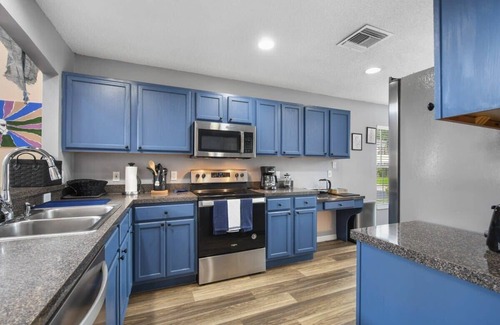 Lake Berkley Casa | Attention Star Wars fans! Amazing 6 BR pool