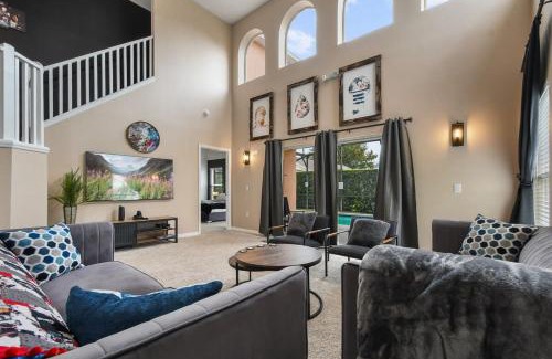 Lake Berkley Casa | Attention Star Wars fans Amazing 6 BR pool