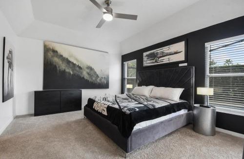 Lake Berkley Casa | Attention Star Wars fans Amazing 6 BR pool