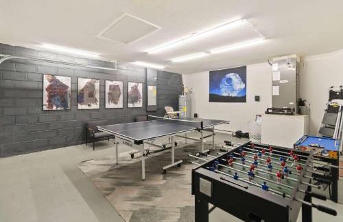 Lake Berkley Casa | Attention Star Wars fans Amazing 6 BR pool