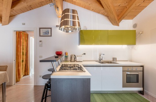 Calceranica al Lago Apartamento | Attic por Alex & Nataly