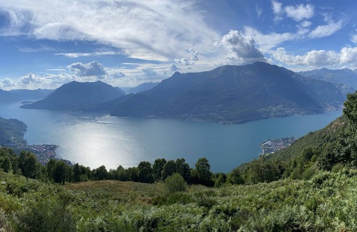 Sanico Chalet De Esquí | Ático con vistas al lago de Como en un antiguo pueblo