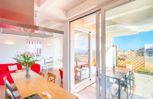Cagliari Apartamento | Attico Luce e Colori - Terrazza Vista Mare - 5 Bdr