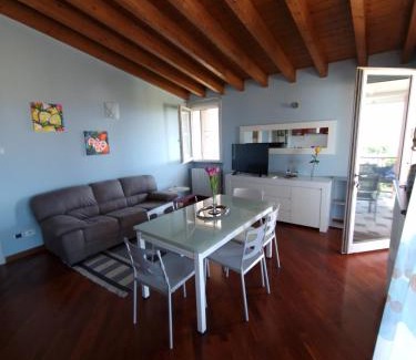 Desenzano del Garda Apartamento | Attico Vista Lago